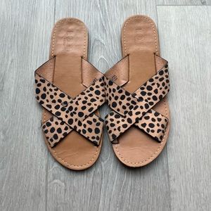 Loft leopard/cheetah print crisscross sandal slip on flip flop